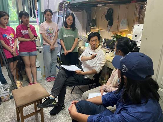 说明: E:\taptap点点体育\员工档案\2022年工作\1.员工工作\毕业生\校领导访企拓岗（深入寝室，深入员工、深入企业）\走访寝室图片\fa8a9a134fdcccc2c1e8de02b6f037f.jpg